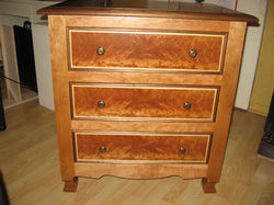 Commode style Louis XVI