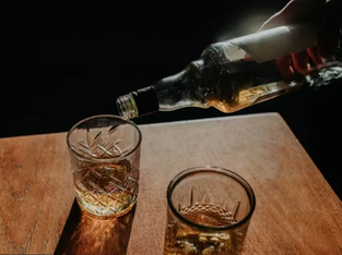 Como o metanol aparece na bebida alcoólica — e por que isso gera lucro para alguns