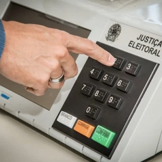 O plano B do bolsonarismo para questionar as urnas e o TSE