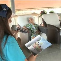 Menina de 11 anos cria projeto de leitura para idosos em Cajazeiras, no Sertão da Paraíba