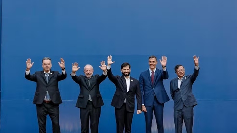 Lula prega união entre governos, empresas e sociedade contra 'práticas intervencionistas'