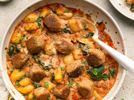 Gnocchi met Parmezaan-gehaktballetjes, spinazie en mascarpone-tomatensaus