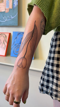 tulip arm