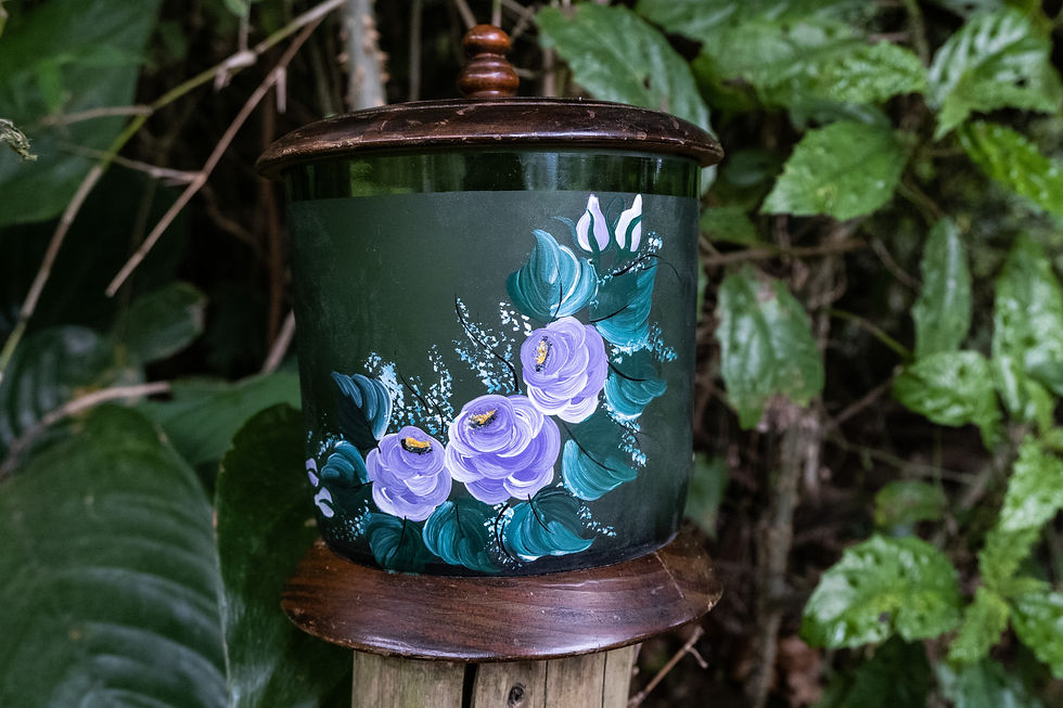 Pote em vidro pintado