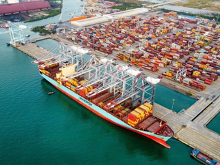 Developing an integrated and smart logistics hub is among the key priorities outlined in the draft political report of the 1st Congress of the Ho Chi Minh City Party Committee