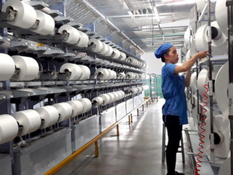 Enterprises increase the import of raw materials to produce export goods