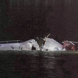 Tragedy Over Washington: American Eagle Flight and Black Hawk Helicopter Collide Mid-Air, Plunge Into Potomac