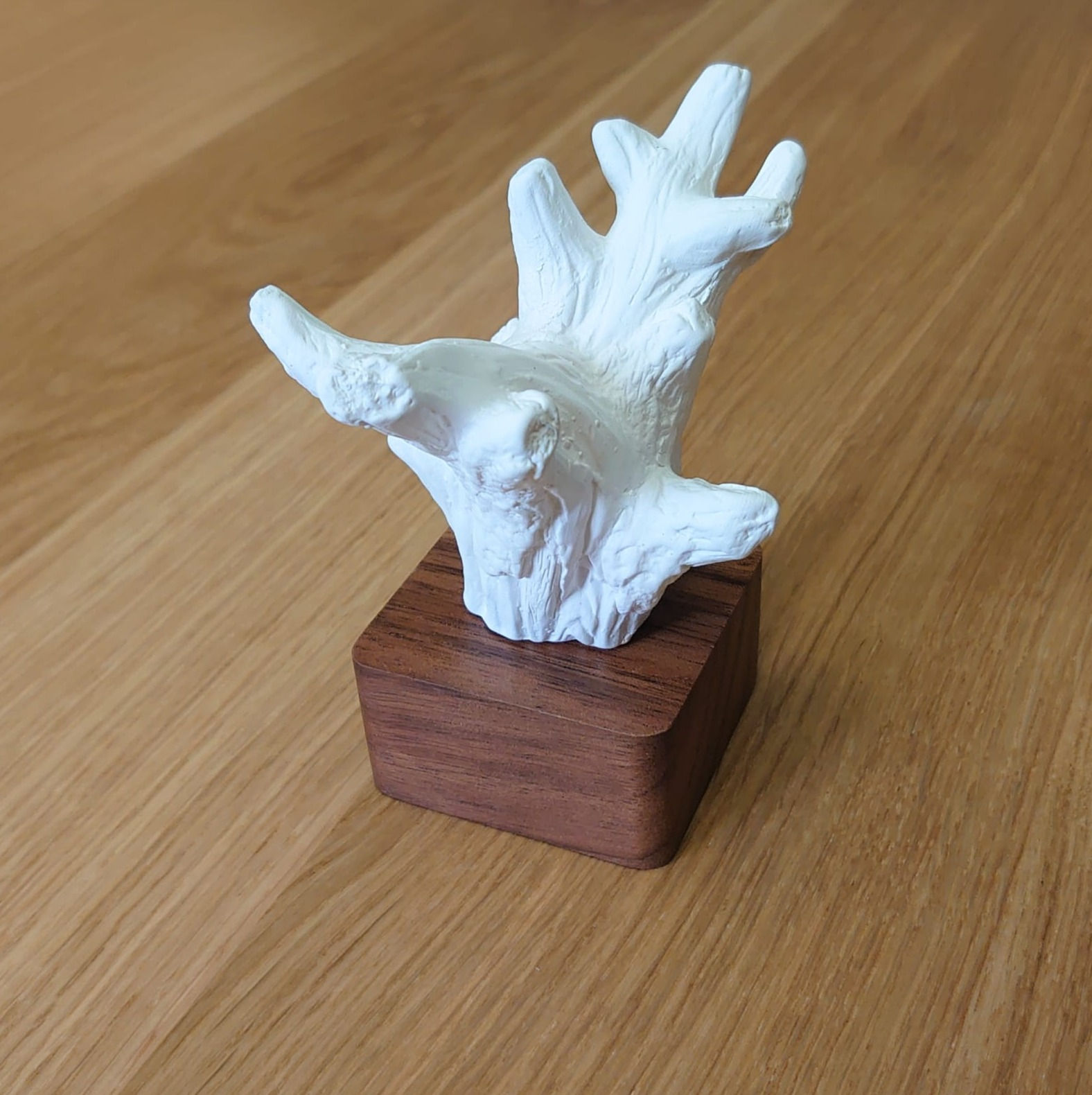 KINO ceramic sculpture