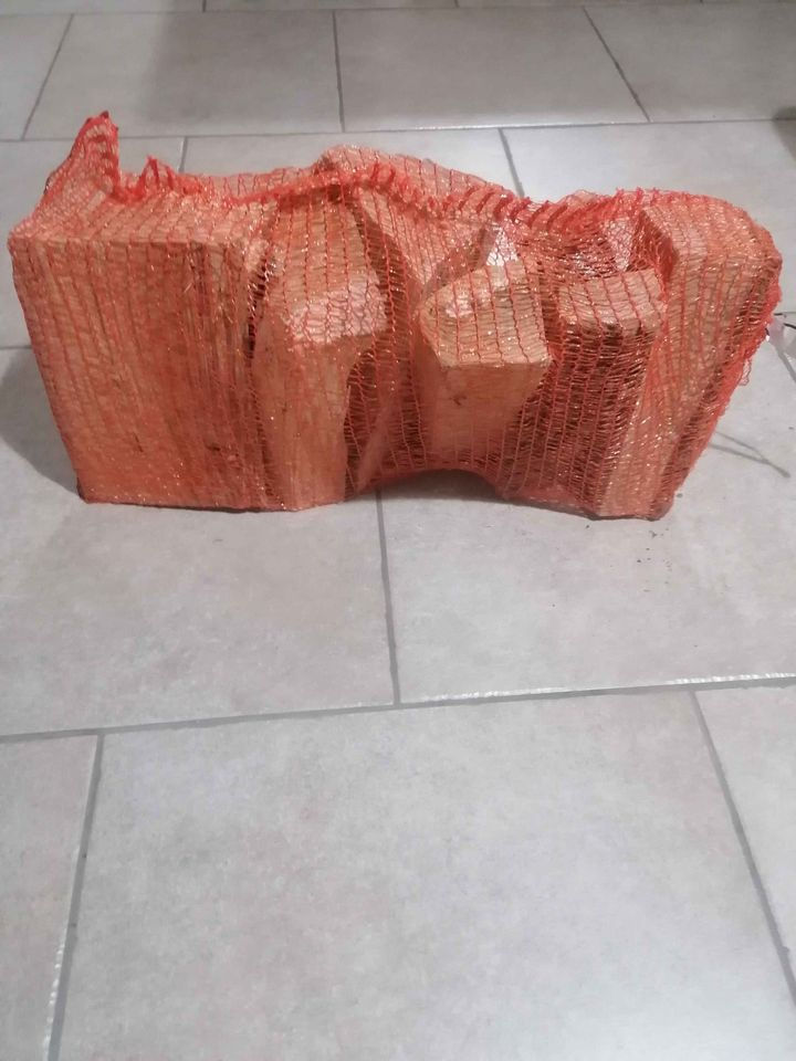 Miniature : BÛCHE DE 25 CM EN UN FILET.