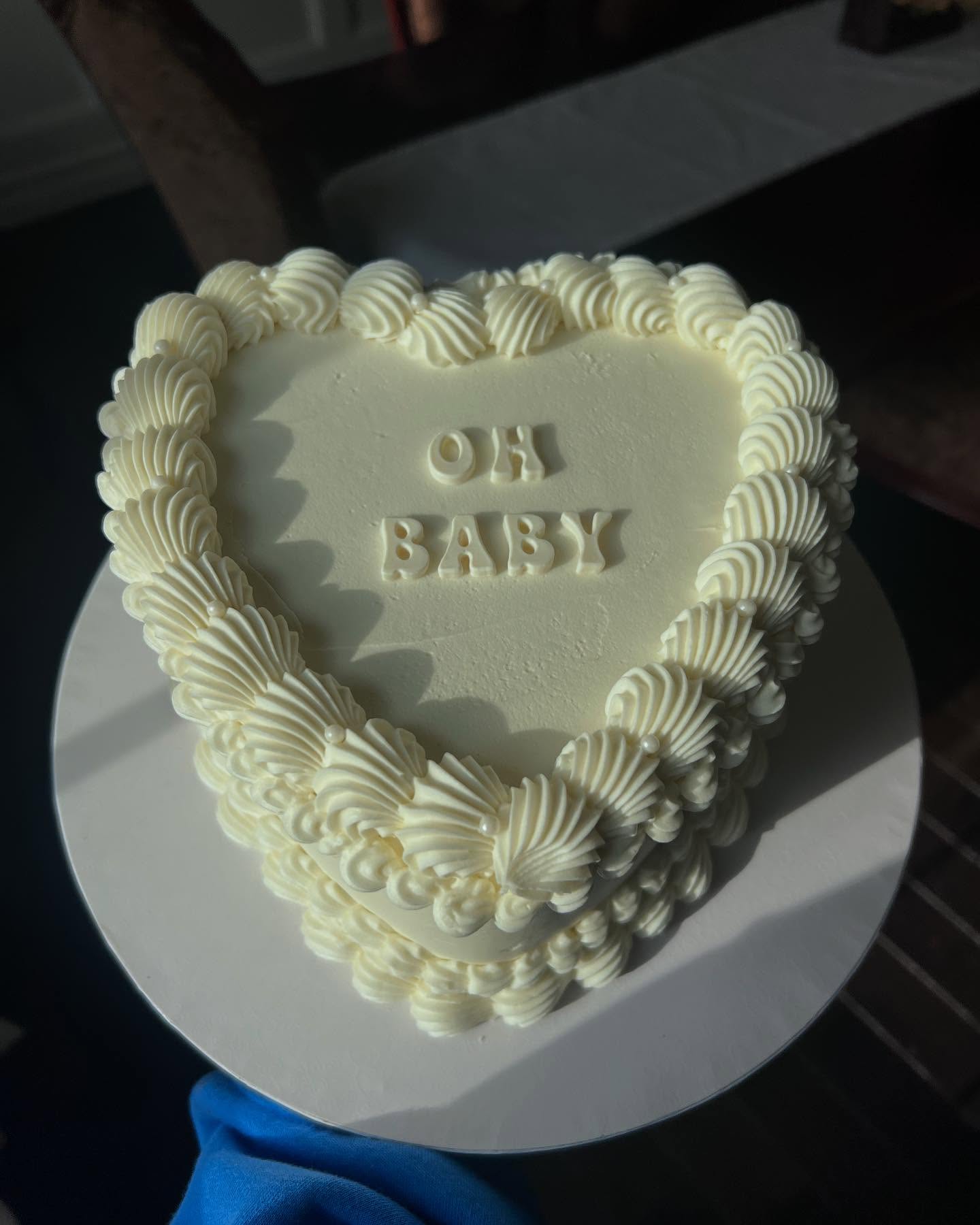Baby shower cake