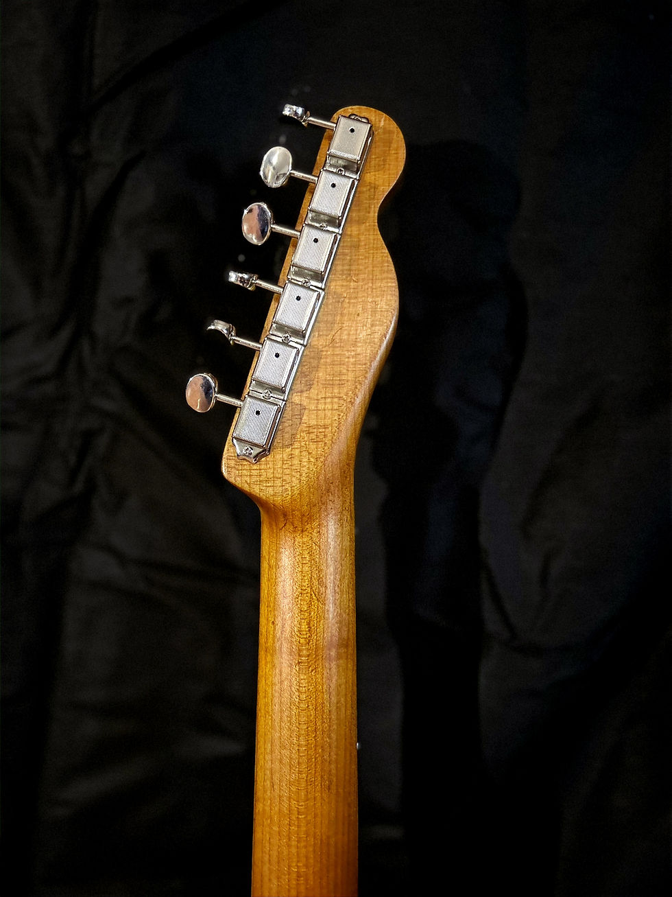 Miniatura: Carmelita - chitarra elettrica fatta a mano - dettaglio paletta