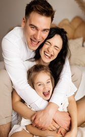 sesja rodzinna w studiu Tarnowskie Góry, naturalne i swobodne zdjęcia rodzinne Śląsk, Tarnowskie Góry i okolice, cennik sesji zdjęciowych
