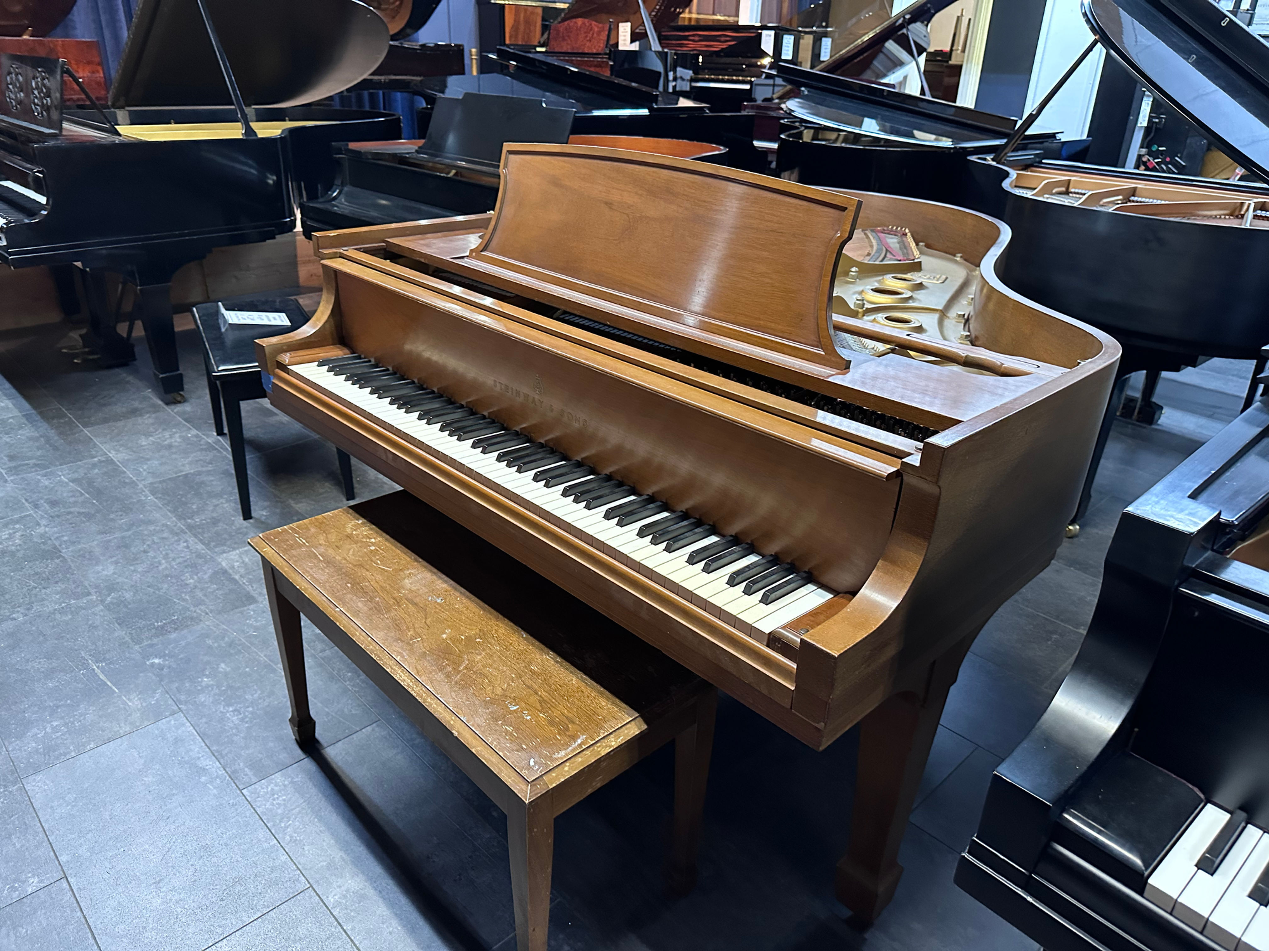 Steinway & Sons L