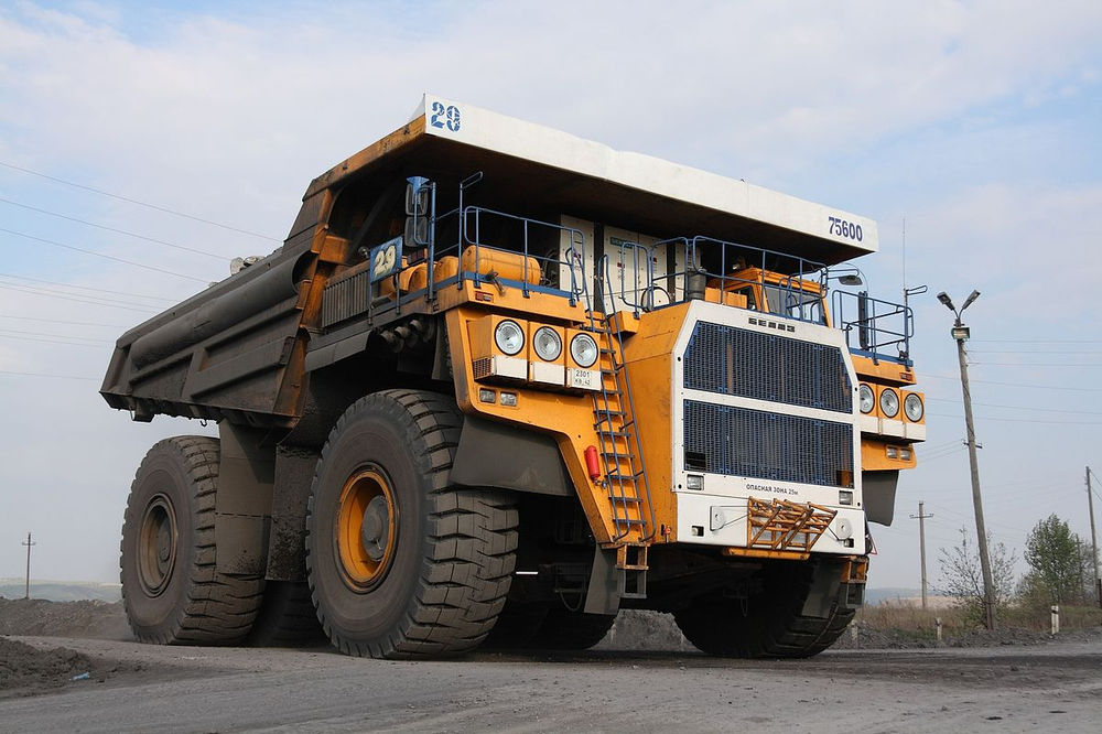 WORLD'S LARGEST DUMP TRUCKS BELAZ 75601!!
