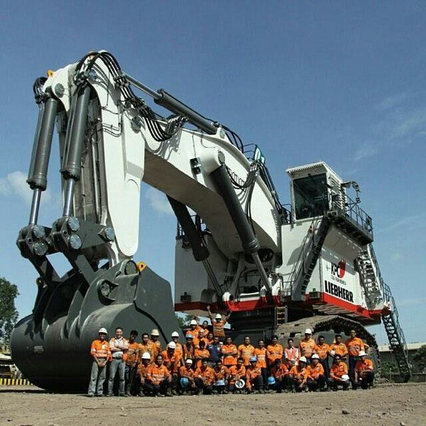 WORLD'S LARGEST EXCAVATORS LIEBHERR R9800!!