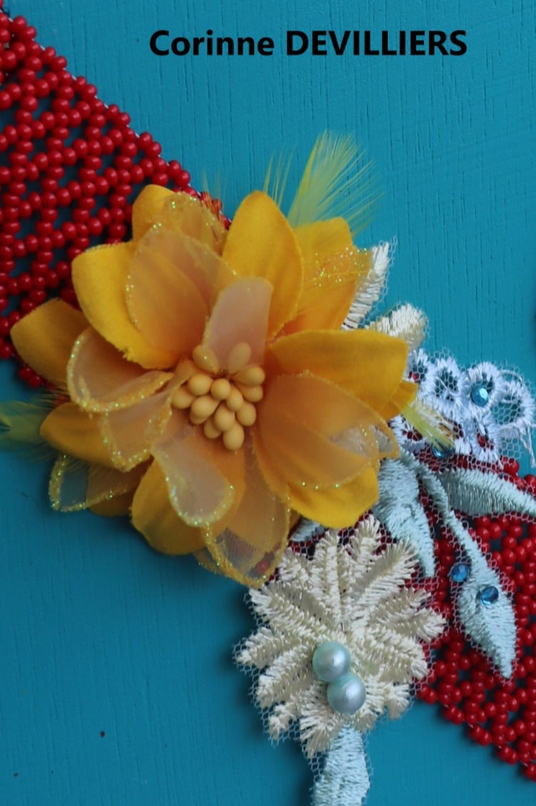 Miniature : parure avec dentelle