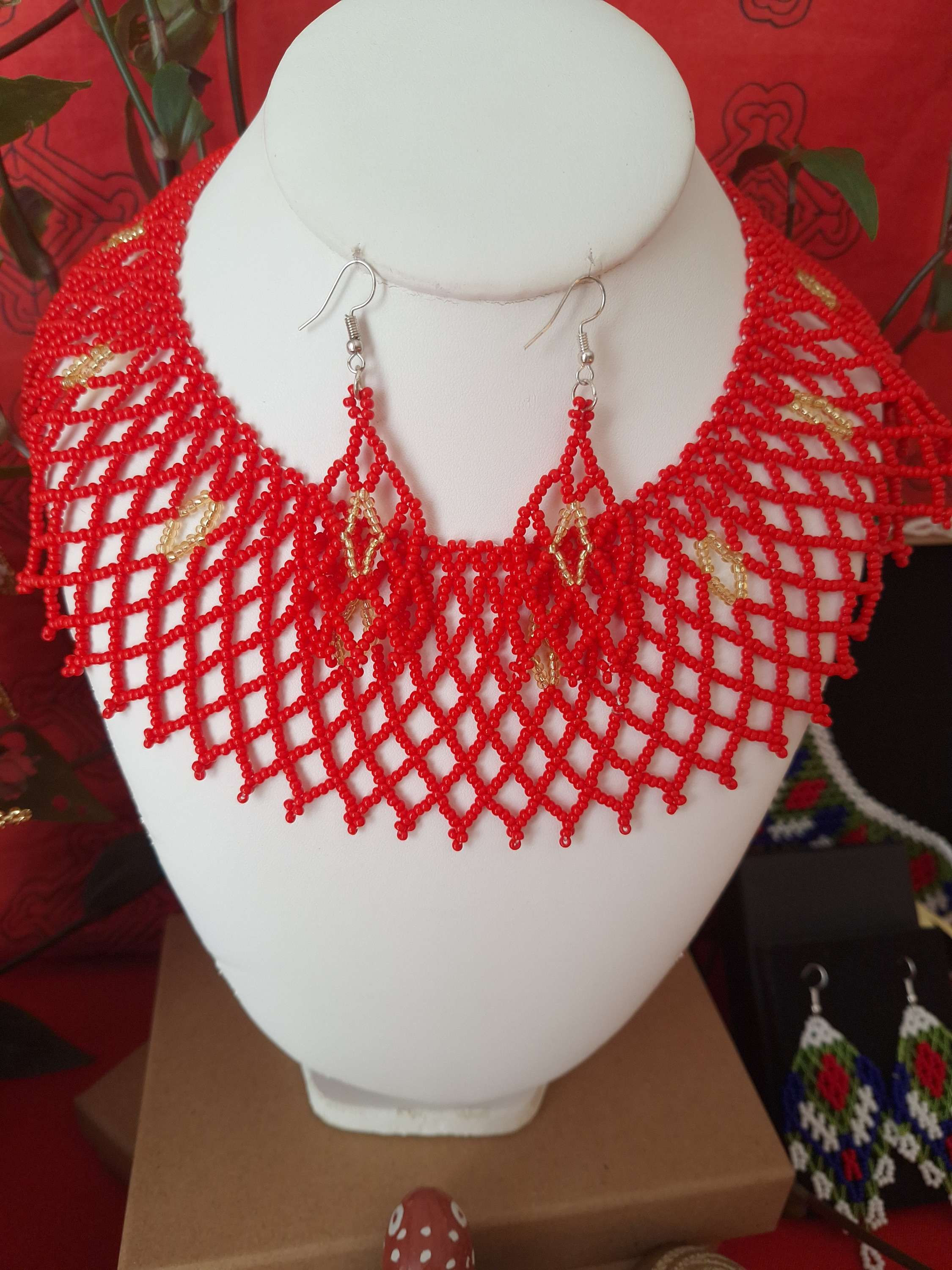 Parure collier et boucles d'oreilles 