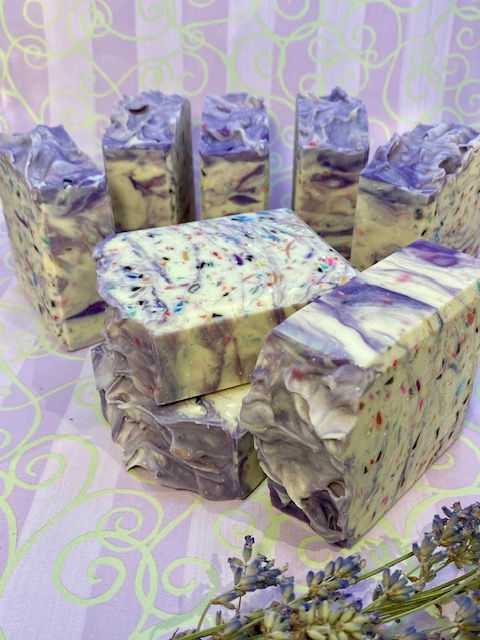 Thumbnail: Gift Box - Large