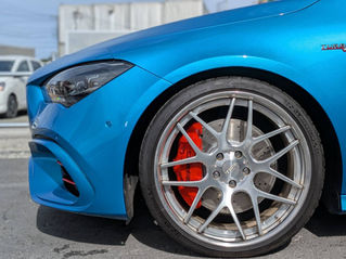 メルセデスベンツ CLA(c118) キャリパー塗装/キャリパーペイント/レーシングレッド塗装/車両持込