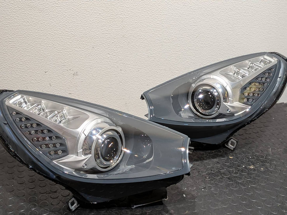 フェラーリ（FERRARI)カリフォルニア/ヘッドライトレンズ内側曇り除去/ヘッドライト殻割り/レンズ表面研磨＆スチームコート/ヘッドライト単体持込施工/東京都から