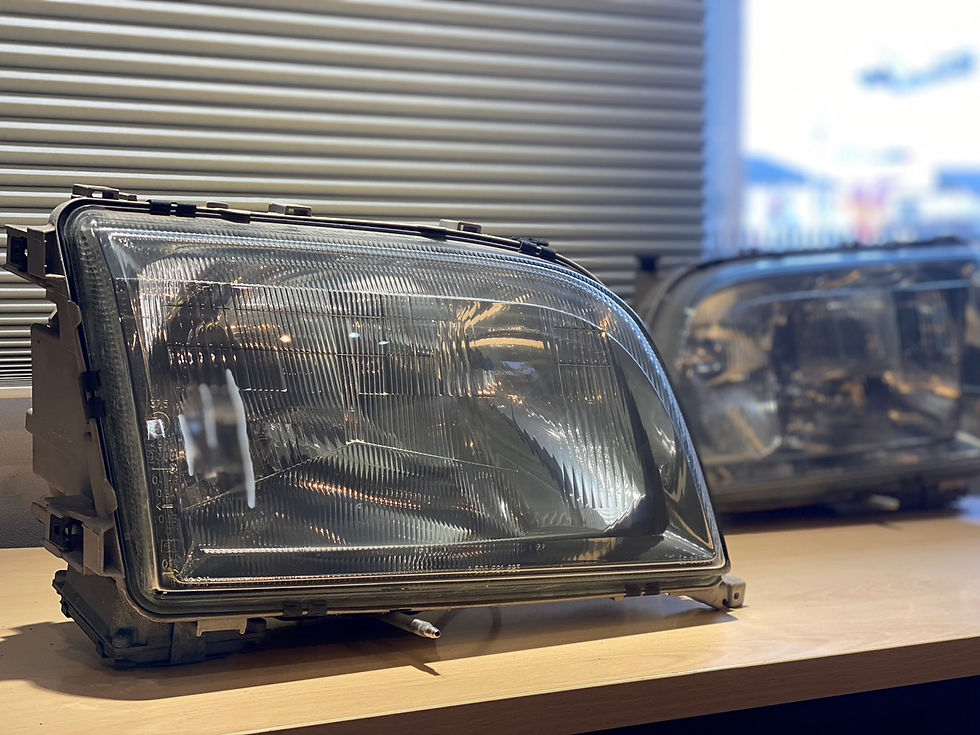 ベンツ Sクラス 600SEL W140 ヘッドライトガラスレンズ内側曇り・結露除去/ヘッドライト殻割り/レンズ内側クリーニング/レンズ清掃/神奈川県Y様