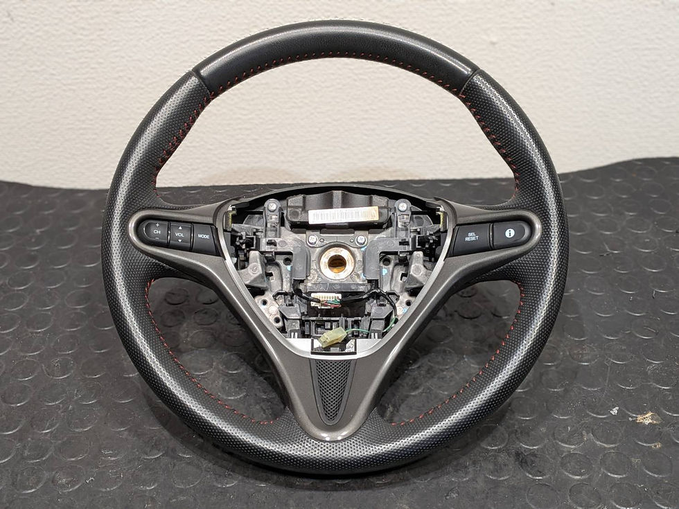 ホンダ(HONDA)シビック タイプR ユーロ(FN2)/ステアリング張替え/ステアリングリペア/パンチングレザー/レッドステッチ/ベースボールステッチ(ジャパニーズステッチ)/郵送施工/東京都から