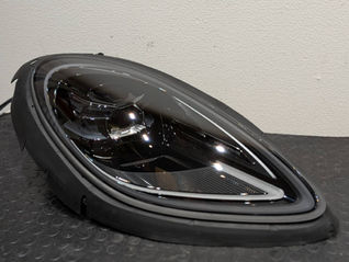 ポルシェ マカン ヘッドライトレンズ内側曇り除去/ヘッドライト殻割り/ヘッドライトリペア/郵送施工