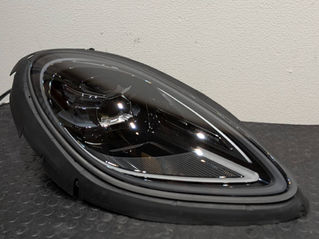 ポルシェ マカン ヘッドライトレンズ内側曇り除去/ヘッドライト殻割り/ヘッドライトリペア/郵送施工