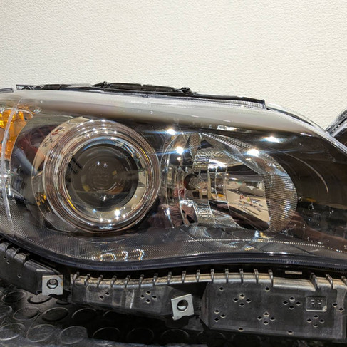 黄ばみ・くすみ解消！ヘッドライトレンズ交換で愛車の見た目と安全性を劇的に向上させるワザとは！？