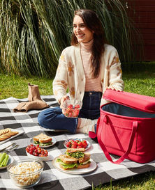 Hydro Flask, BuzzFeed, Fashion Stylist, Commercial, Kassey Rich
