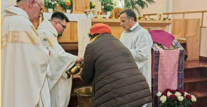 Jeudi Saint, le 2 avril 2026 - Messe de la Cène du Seigneur et rite du Mandatum, bénédiction du Saint-Sacrement sous les deux espèces et adoration devant le Reposoir.