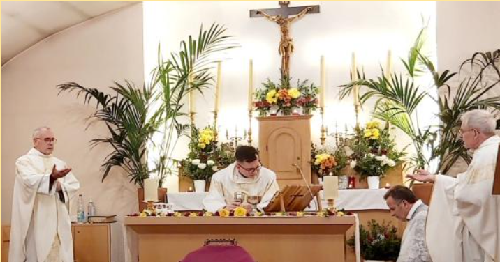 Jeudi Saint, le 2 avril 2026 - Messe de la Cène du Seigneur et rite du Mandatum, bénédiction du Saint-Sacrement sous les deux espèces et adoration devant le Reposoir.