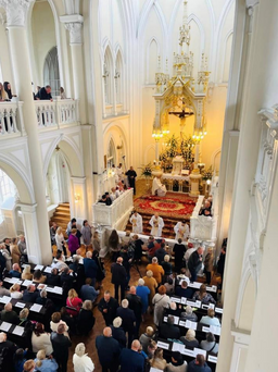 Consécration épiscopale de Mgr M. Jan OPALA, notre nouvel Evêque Primat. La Province de France et Mgr M. André LE BEC étaient représentés par le Père Daniel et le Père Paul. Étaient également présents Mgr Roland FLEURY et le Père Elie-Joseph de l'Eglise Sainte Marie de Mont-Saint-Aignan. (Sanctuaire de la Miséricorde et de l'Amour - Cathédrale mariavite de Płock, Pologne)