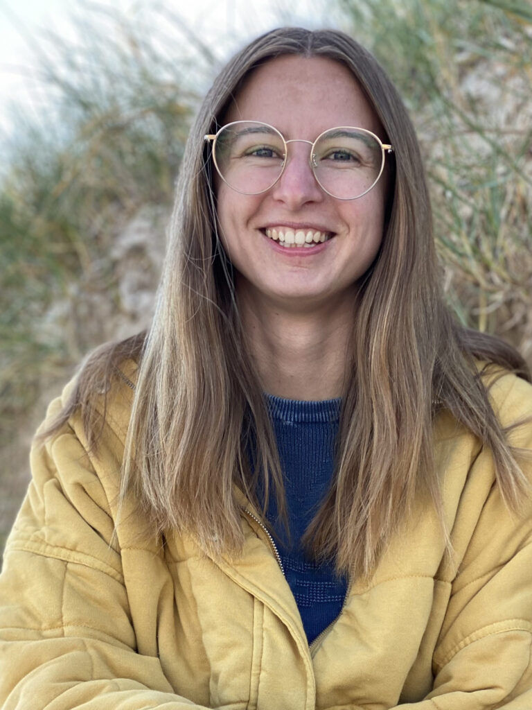 Photo of illustrator Sylvia Morris.