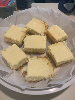 Lemon Cheesecake Bars