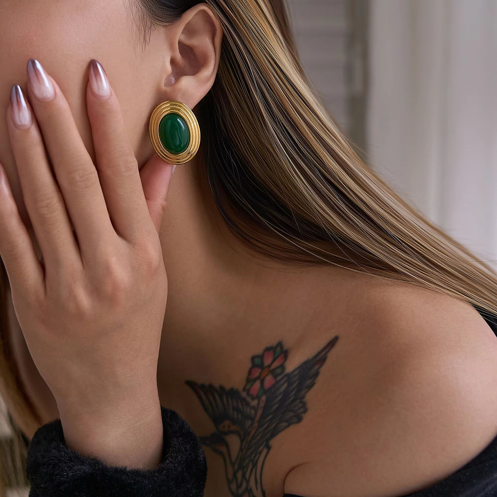 Thumbnail: Fashion Vintage Oval Black Natural Stone Stud Earrings for Women 18k Gold Plated
