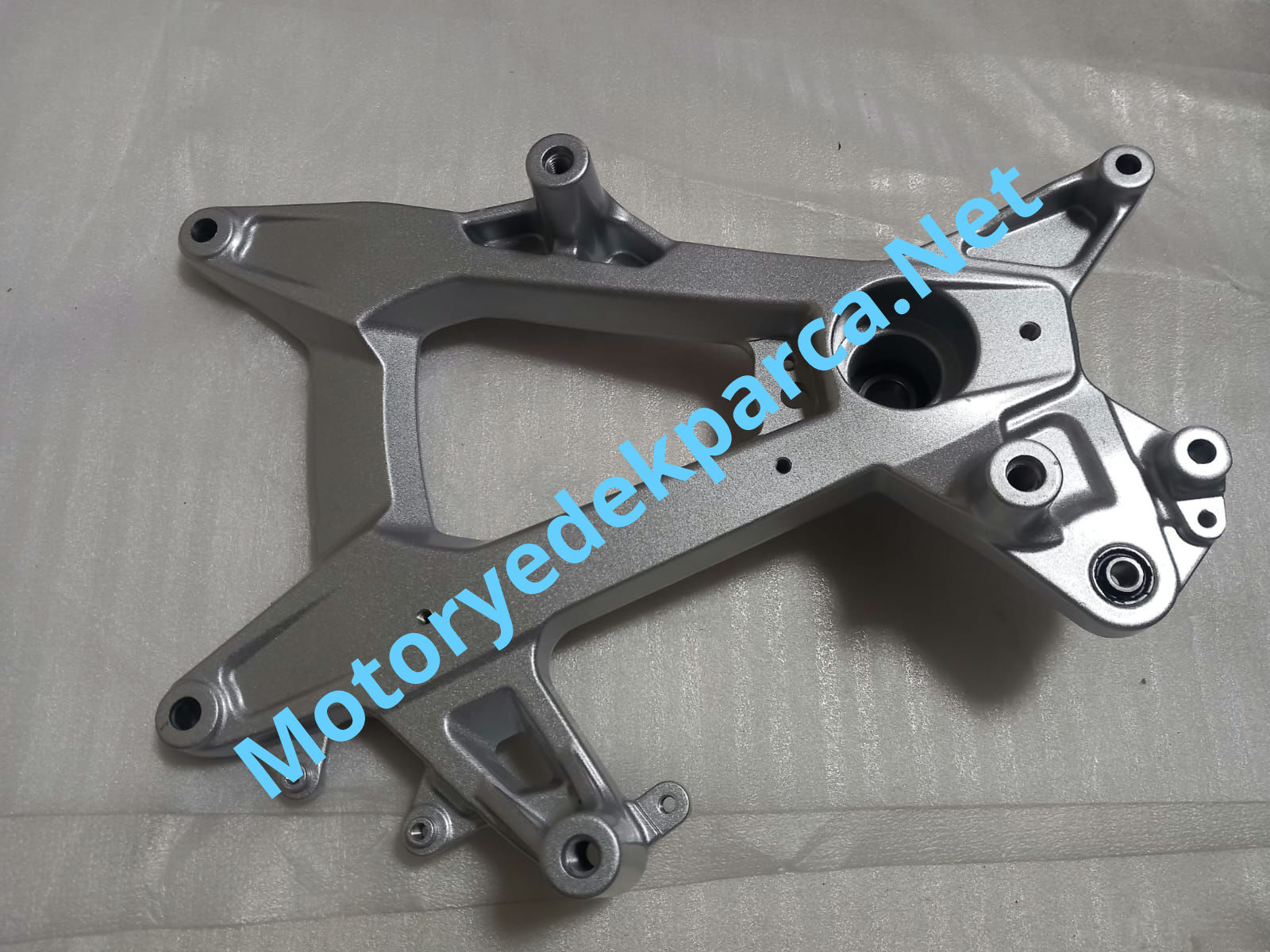 KR45 ARNEB EGZOZ BAĞLANTI DEMİRİ 