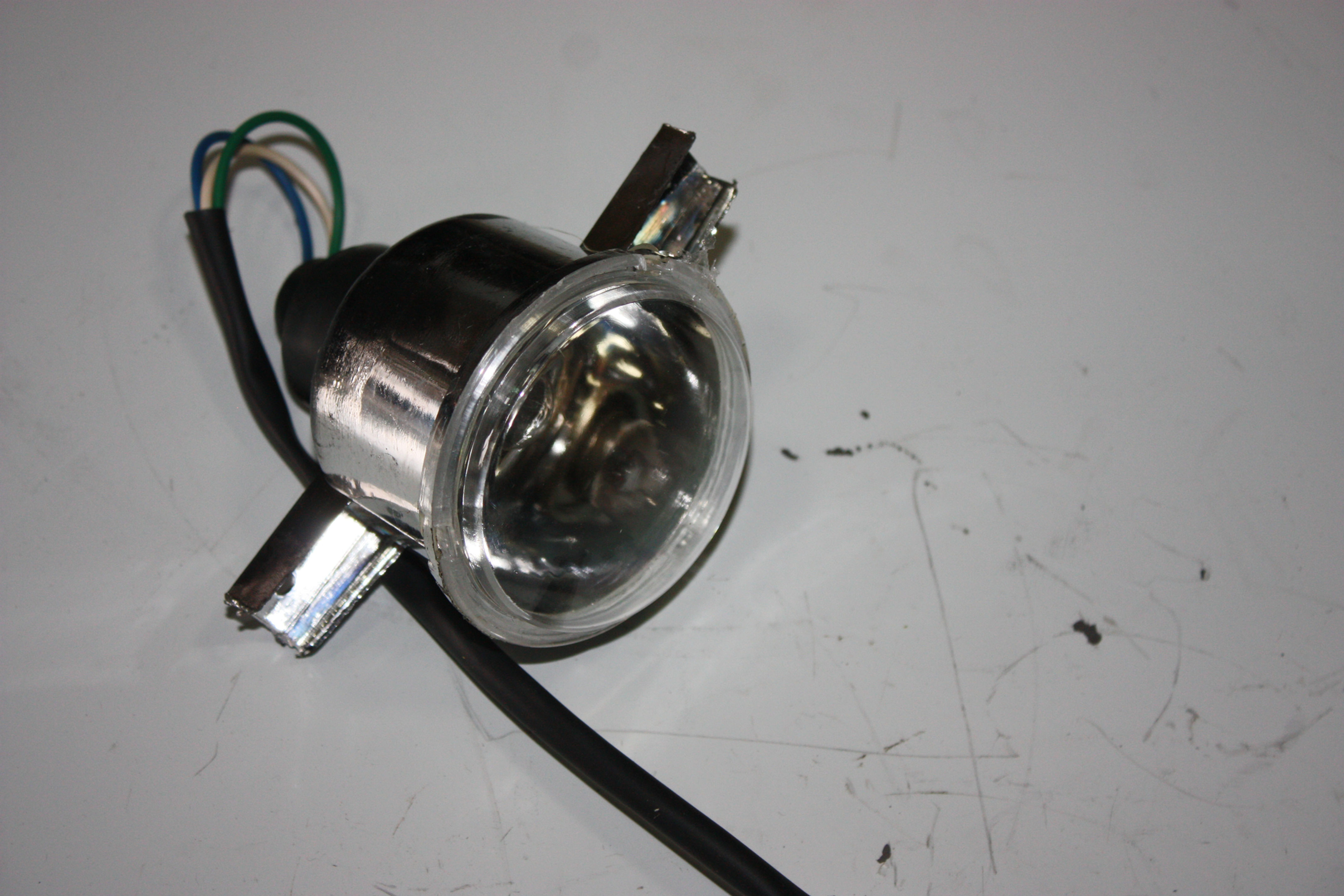 TRİSTE ÖN ALT FAR SOL