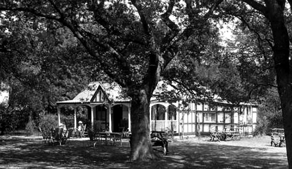 TEA HOUSE 1940'S