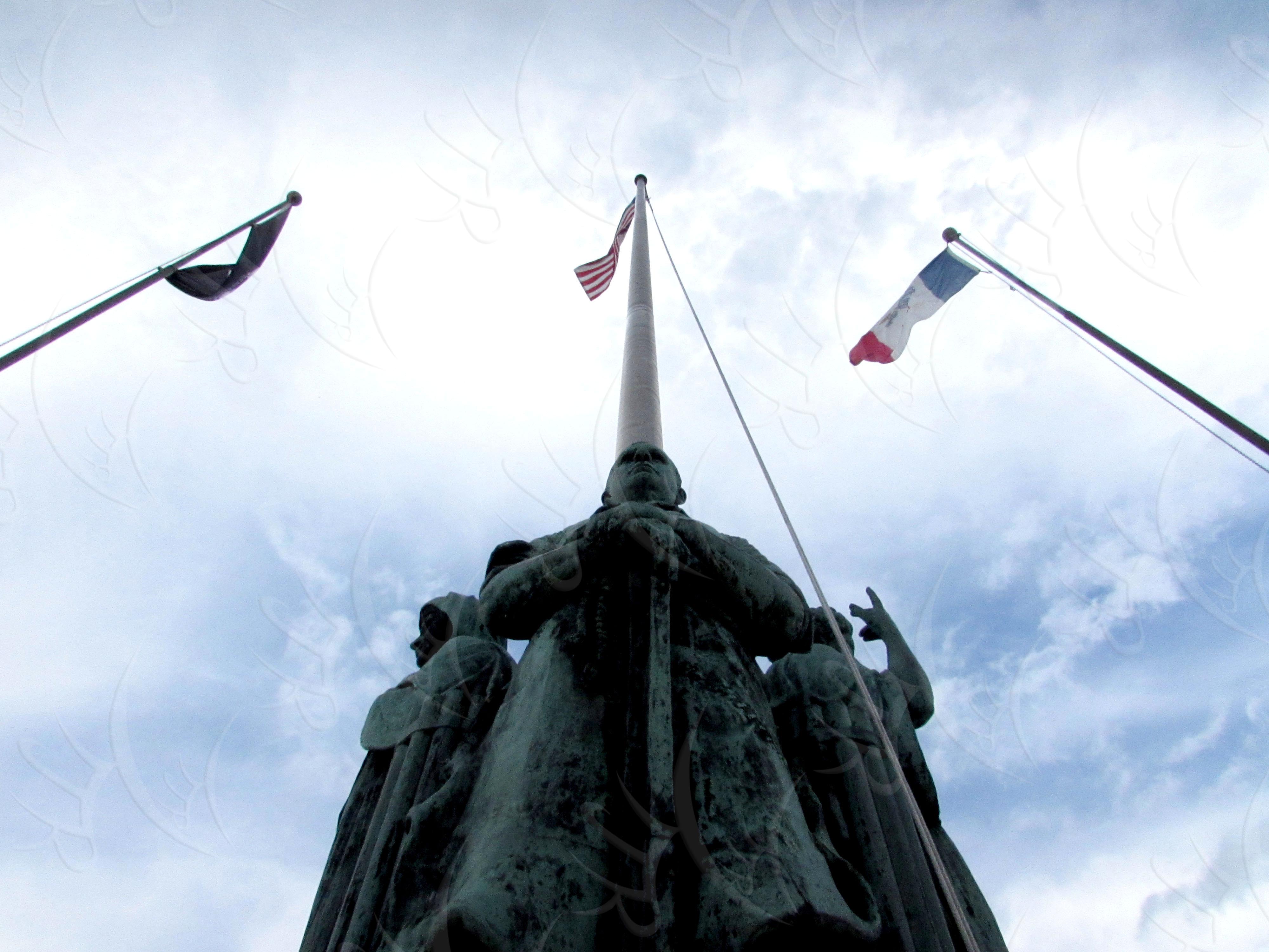 Monumental