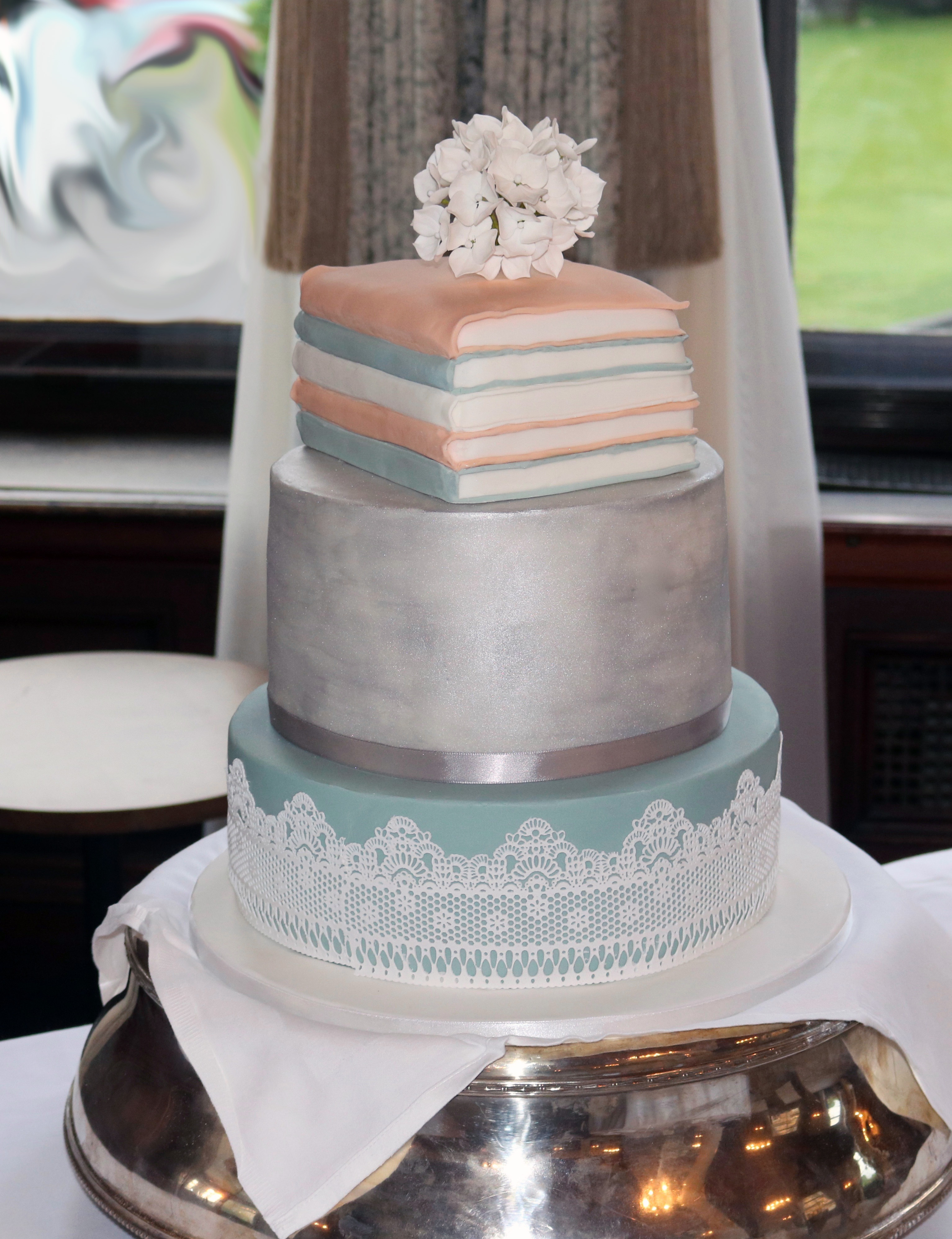 Book wedding cake