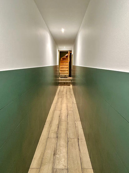 entrée immeuble rénovée et lumineuse