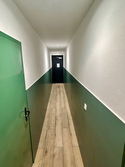 entrée immeuble rénovée et lumineuse