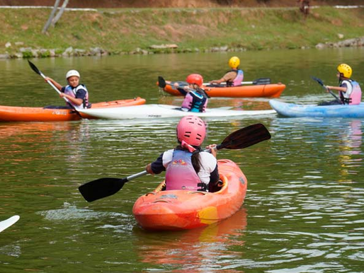 Mairiporã é pioneira no Brasil ao incluir canoagem na grade escolar e amplia Projeto Navega em 2026