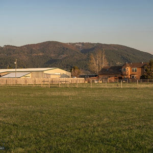 House and indoor arena