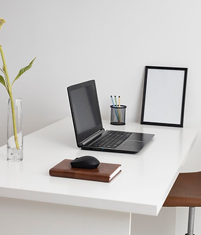 business-desk-concept-with-laptop.jpg