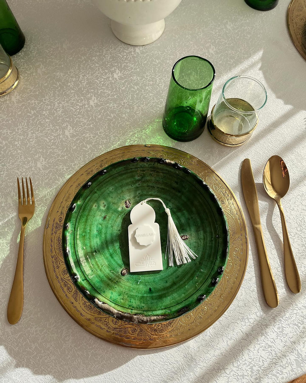 Set de table en verre et laiton