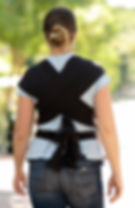 אמא עם מנשא גב תמיכה בראש של תינוק במנשא - מתי ואיך? קרן מלמד