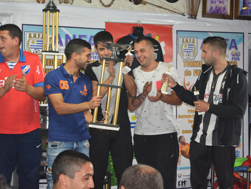 SE VIENE la ENTREGA de PREMIOS LA CEREMONIA es el JUEVES 27 de JULIO en la SEDE de ANFA.