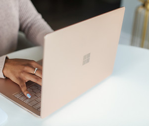 surface-BG1WfIjx1f4-unsplash.jpeg